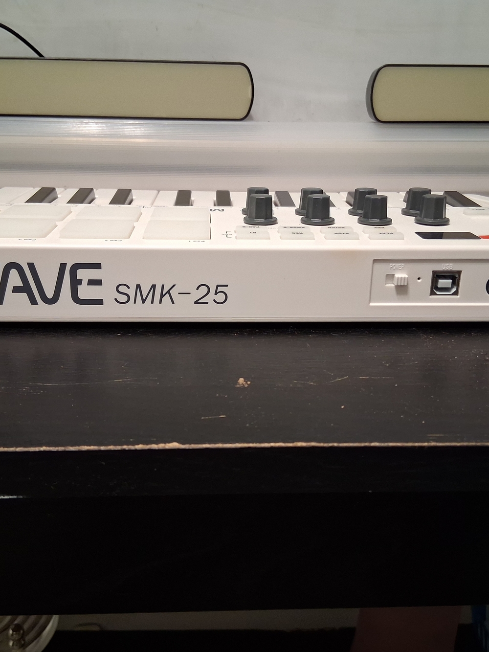M-Vave 25-Key USB MIDI Keyboard Controller - White - Picture 5 of 16